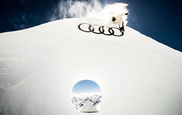 Snowboarder photographed at Audi Nines Event at Soelden Austria by Florian Breitenberger